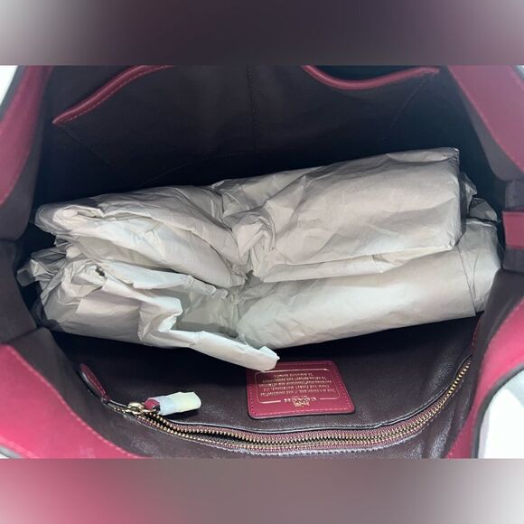 🆕🔥NWT! Coach NOMAD Burnished Leather Hobo Handbag Black Cherry Msrp:$495.00 - Picture 8 of 13